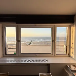 https://appartement-frontaal-zeezicht-oostende.hotelsghent.com